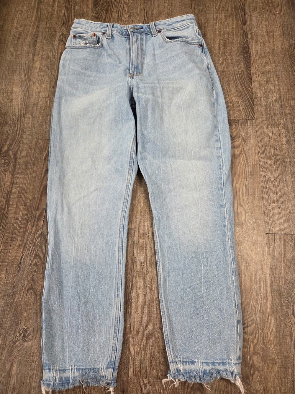 Abercrombie + Fitch High Rise Curvy Love Mom Jeans Light Wash Denim 28/6R